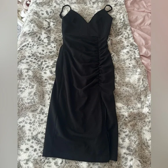 Emerald Sundae Black Midi dress Black Emerald Sundae Black Midi dress Black